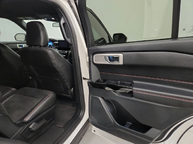 Used 2024 Ford Explorer ST-Line w/ Class IV Trailer Tow Package AWD/4WD image 29