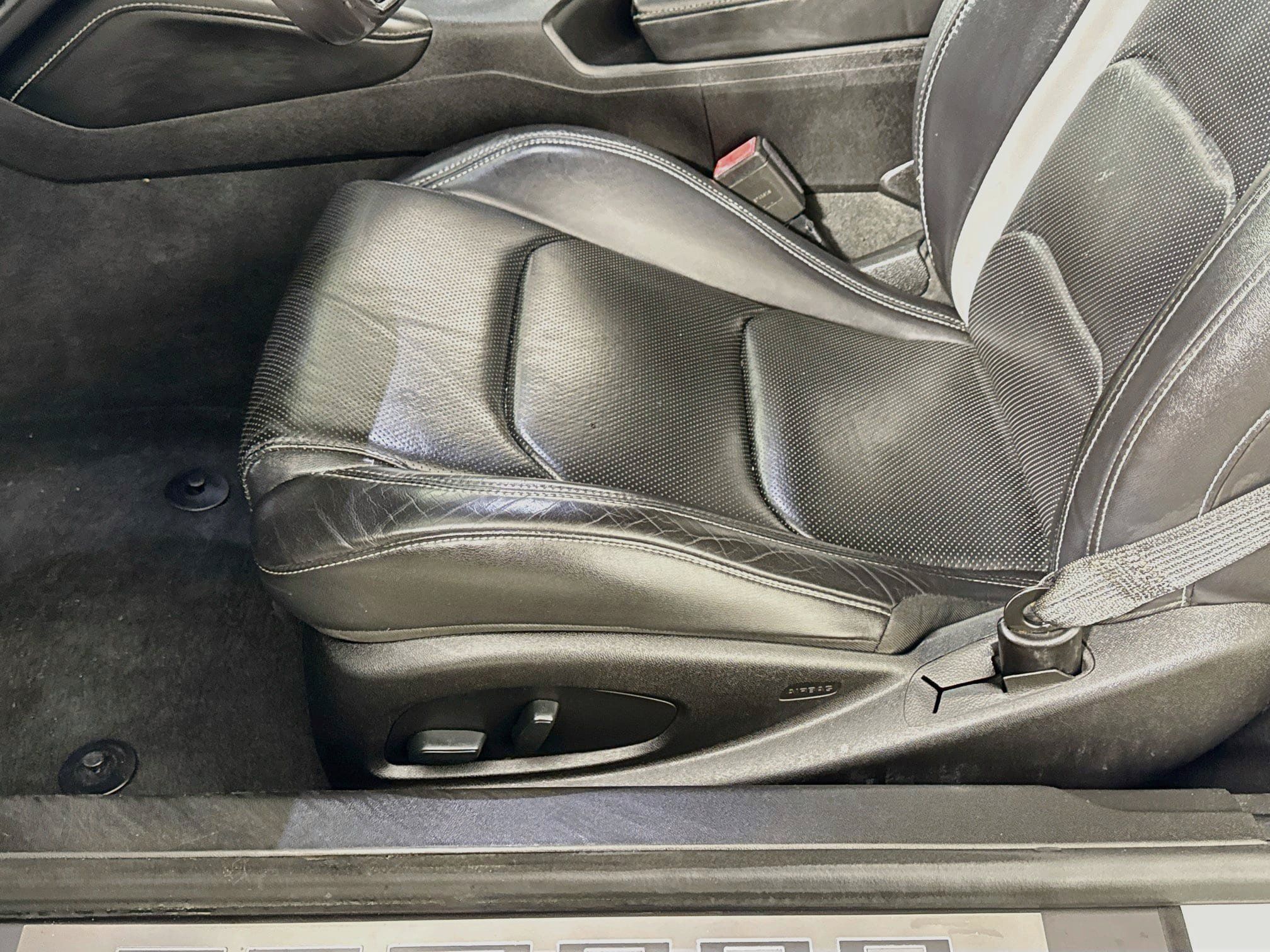 Used 2018 Chevrolet Camaro LT RWD image 21