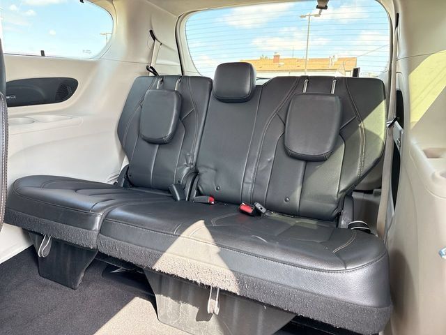 Used 2020 Chrysler Pacifica Touring-L Plus FWD image 24