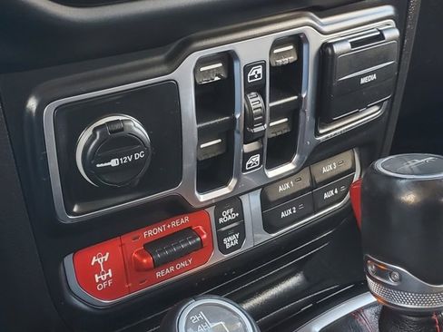 Certified 2020 Jeep Gladiator Rubicon image 20