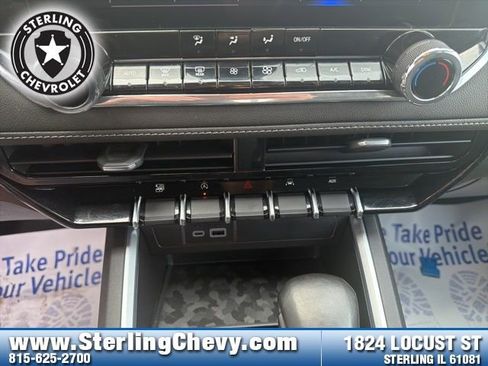 Used 2024 Chevrolet Colorado LT w/ LT Convenience Package AWD/4WD image 19