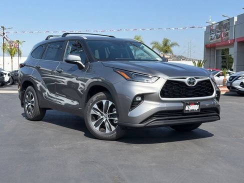 New 2026 Toyota Highlander XLE AWD/4WD image 1