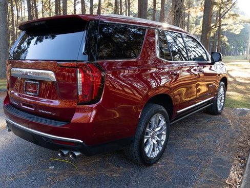 Used 2021 GMC Yukon Denali w/ Denali Premium Package image 3