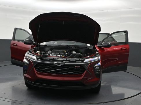 Used 2025 Chevrolet Trax RS FWD image 36