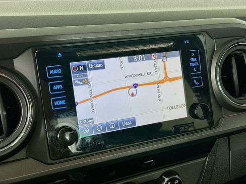 Used 2017 Toyota Tacoma TRD Off-Road image 21