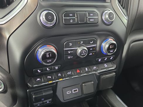 Used 2021 GMC Sierra 1500 AT4 w/ AT4 Value Package AWD/4WD image 30