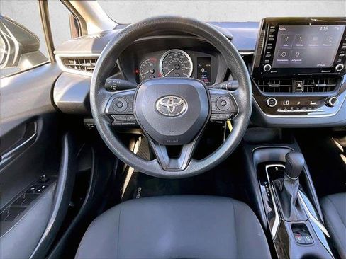 Used 2022 Toyota Corolla LE image 7