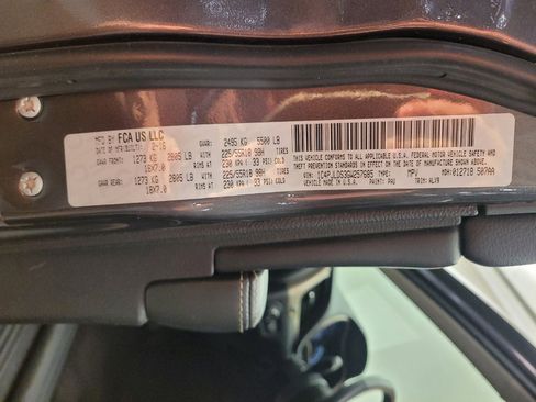 Used 2016 Jeep Cherokee Limited image 33