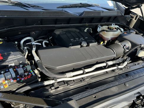 Used 2022 Chevrolet Silverado 1500 Custom AWD/4WD image 33