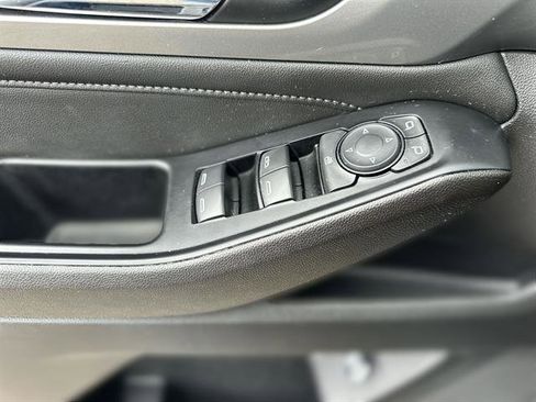 Certified 2023 Chevrolet Traverse LT image 15