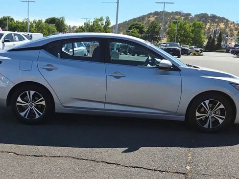 Used 2023 Nissan Sentra SV FWD image 9