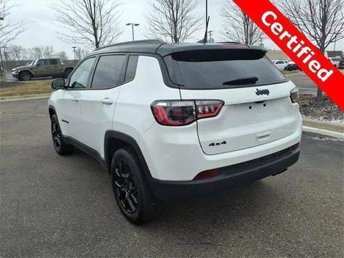 Certified 2022 Jeep Compass Altitude image 6