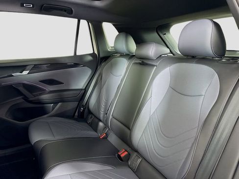 New 2026 Volkswagen Tiguan SE R-Line AWD/4WD image 25