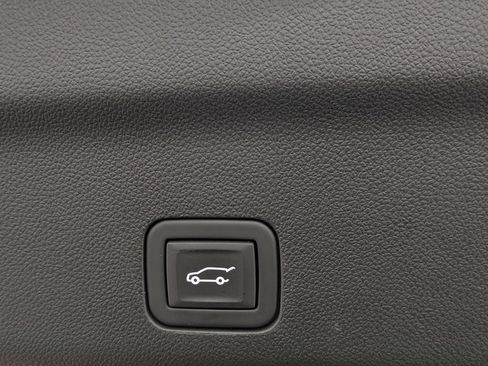 Used 2024 GMC Yukon Denali AWD/4WD image 21