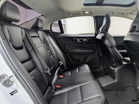 Used 2023 Volvo S60 T8 Core image 21