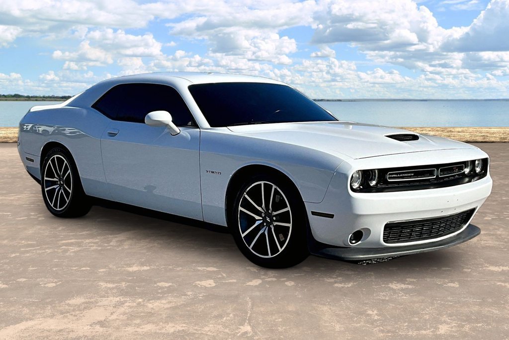 Used 2022 Dodge Challenger R/T w/ Plus Package RWD image 3