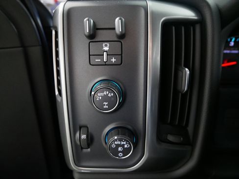 Used 2017 Chevrolet Silverado 1500 LT w/ All Star Edition image 26