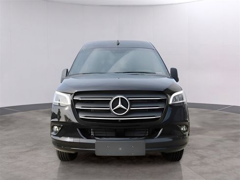 Used 2024 Mercedes-Benz Sprinter 2500 image 3
