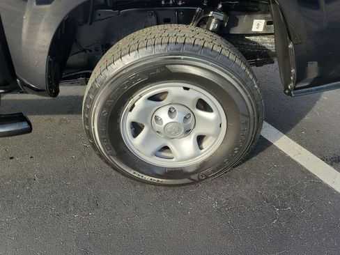 Used 2023 Toyota Tacoma SR image 5