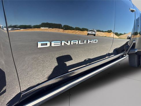 Used 2022 GMC Sierra 3500 Denali AWD/4WD image 30