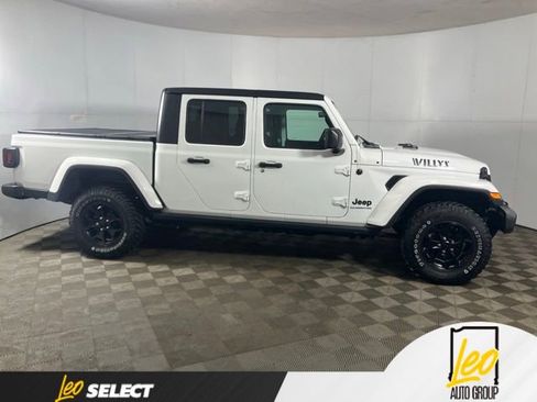 Used 2022 Jeep Gladiator Sport AWD/4WD image 14