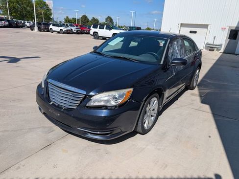 Used 2012 Chrysler 200 LX FWD image 19