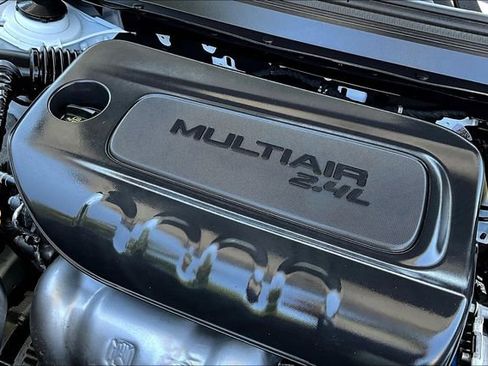 Used 2023 Jeep Cherokee Altitude Lux image 28