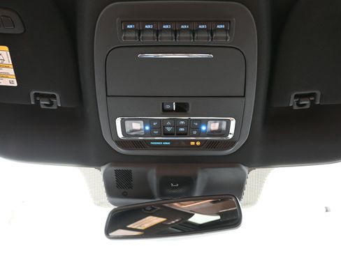 Used 2024 Ford F350 Platinum w/ FX4 Off-Road Package image 27