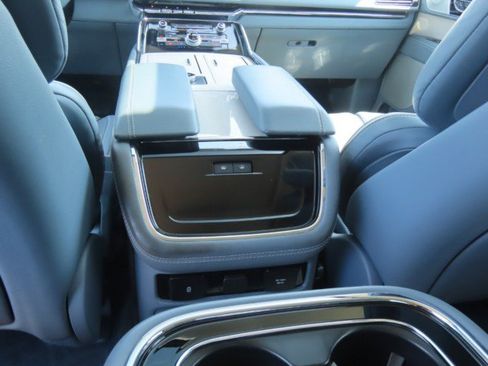 Used 2022 Lincoln Navigator Black Label AWD/4WD image 21