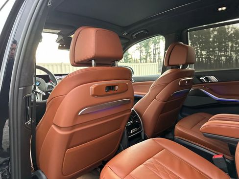 Certified 2025 BMW X7 M60i AWD/4WD image 23