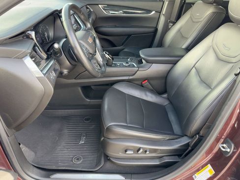 Certified 2022 Cadillac XT5 Premium Luxury w/ LPO, Floor Liner Package image 4