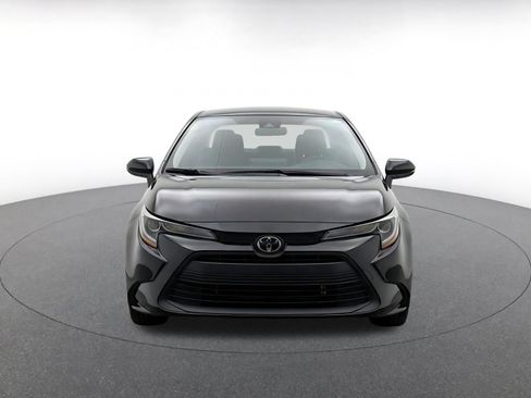 Used 2025 Toyota Corolla LE FWD image 2