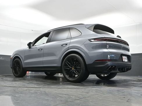 Used 2024 Porsche Cayenne image 50