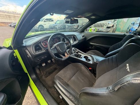 Used 2015 Dodge Challenger SRT Hellcat RWD image 7