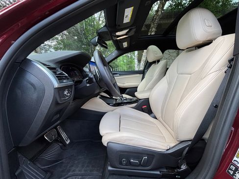Used 2025 BMW X4 xDrive30i w/ Premium Package AWD/4WD image 9