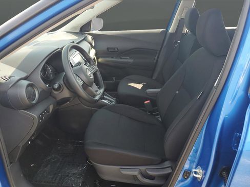 New 2025 Nissan Kicks Play S image 4