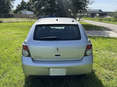 Used 2009 Pontiac Vibe w/ Preferred Package FWD image 7