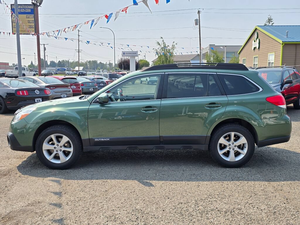 Used 2013 Subaru Outback 2.5i Premium w/ All-Weather Pkg AWD/4WD image 4