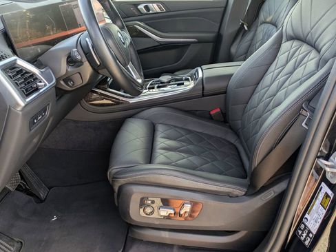 Used 2024 BMW X7 xDrive40i w/ Premium Package image 14