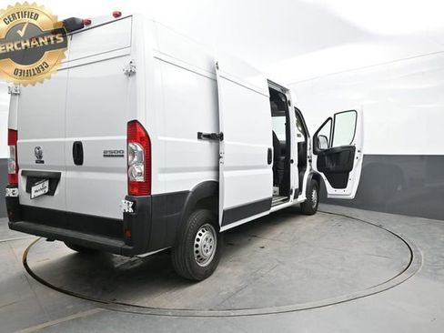 Used 2025 RAM ProMaster 2500 w/ Convenience Group image 47
