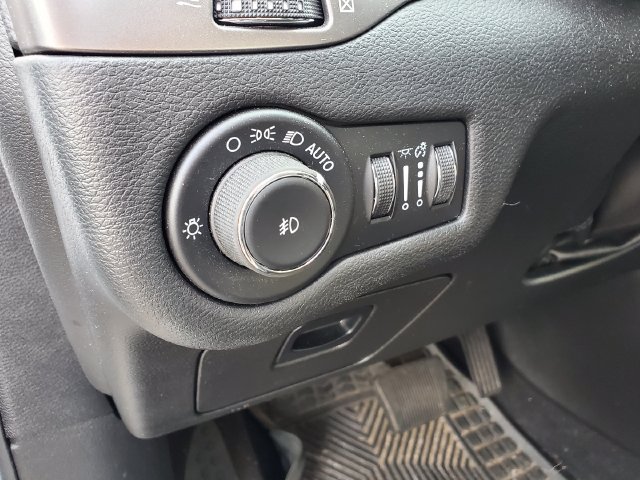 Used 2021 Jeep Cherokee Latitude Lux AWD/4WD image 7