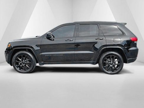 Used 2020 Jeep Grand Cherokee Altitude AWD/4WD image 4
