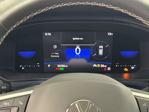 Used 2022 Volkswagen Taos SE FWD image 23