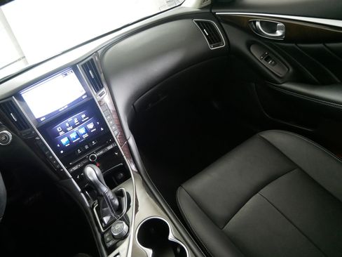 Used 2016 INFINITI Q50 3.0t Premium w/ Driver Assistance Package AWD/4WD image 11