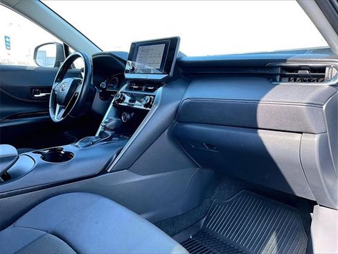 Used 2023 Toyota Venza LE image 13