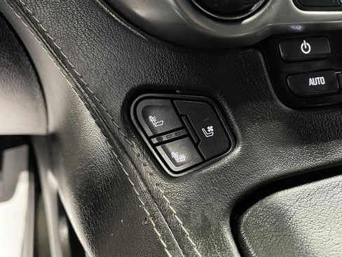 Used 2018 Chevrolet Suburban Premier image 35
