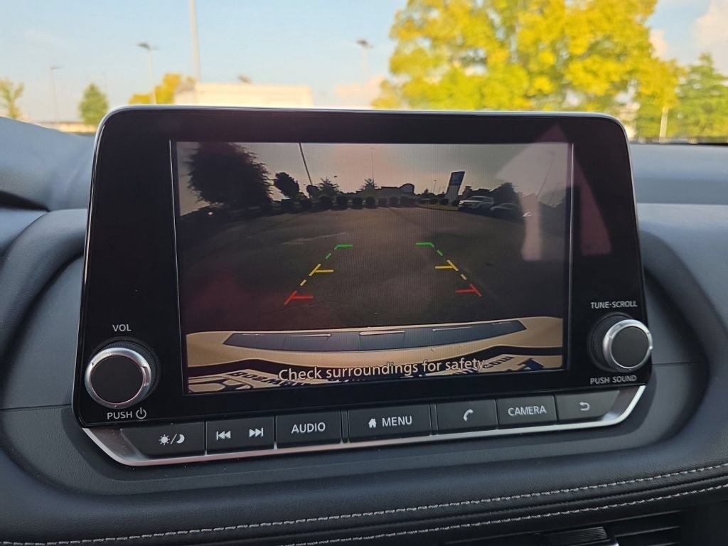 Used 2025 Nissan Rogue SV FWD image 43