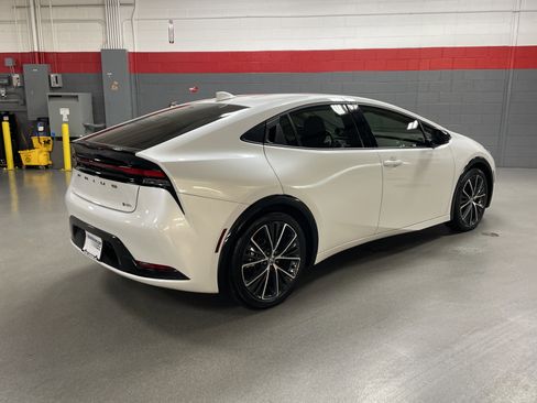 Certified 2024 Toyota Prius XLE image 10