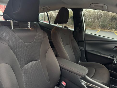 Used 2019 Toyota Prius L Eco image 25