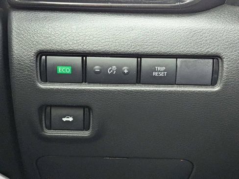 Certified 2024 Nissan Sentra SV image 21